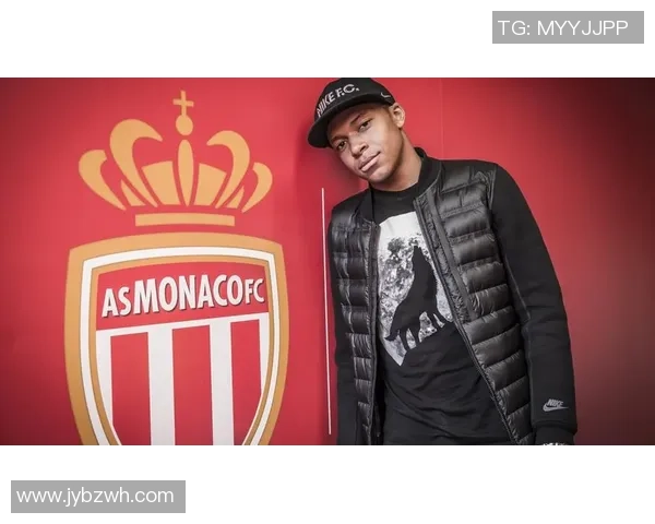 帅气男足球星高清写真集展现极致运动魅力与风采